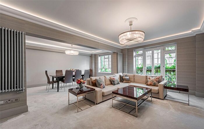 2 Bedroom Flat To Rent In Westminster Gardens, London, SW1P