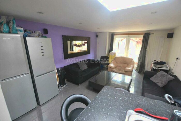 7 Bedroom Terraced House To Rent In Carnarvon Road, Reading, RG1
