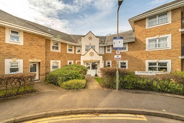 2 Bedroom Flat To Rent In International Way, Sunbury On Thames, TW16