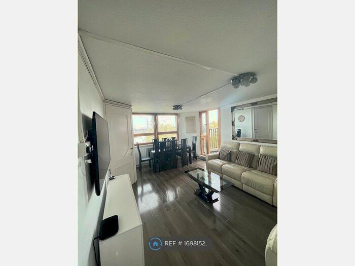 4 Bedroom Flat To Rent In Worlds End Estate, London, SW10