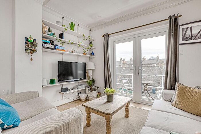 2 Bedroom Flat To Rent In Queenstown Road, Diamond Conservation Area, SW8