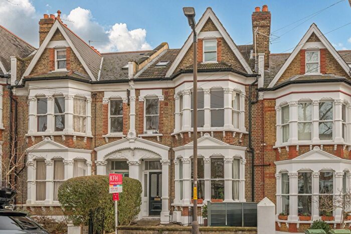 1 Bedroom Flat For Sale In Beckwith Road, Herne Hill, London, SE24