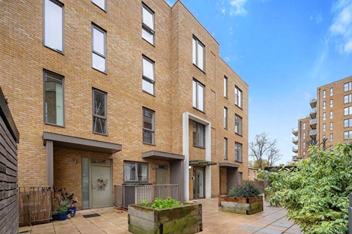 2 Bedroom Flat For Sale In Sireen Apartments, Richard Tress Way, Bow, London, E3