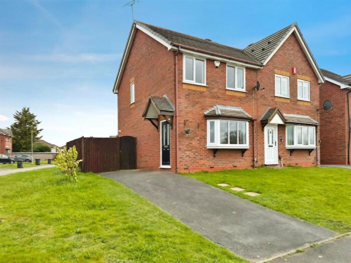 3 Bedroom Semi Detached House To Rent In Greendale Gardens, Crewe, CW1