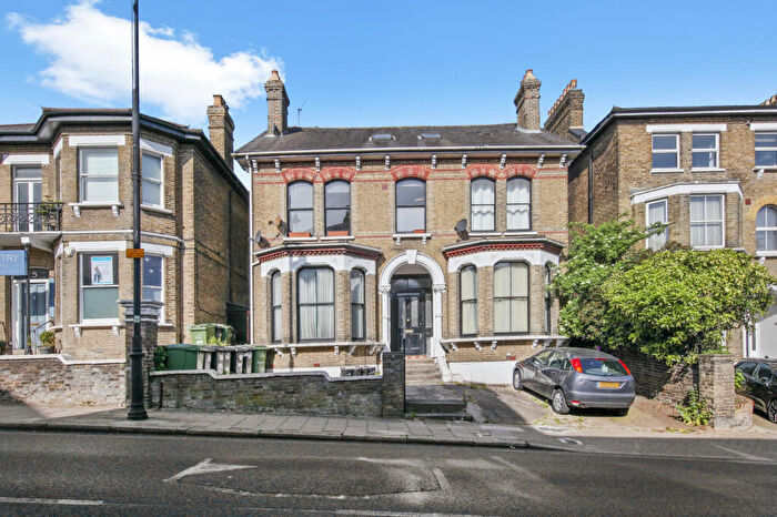 2 Bedroom Flat For Sale In Gipsy Hill, London, SE19