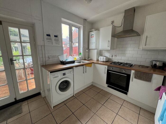 1 Bedroom House To Rent In Eskdaill Street, Kettering, NN16