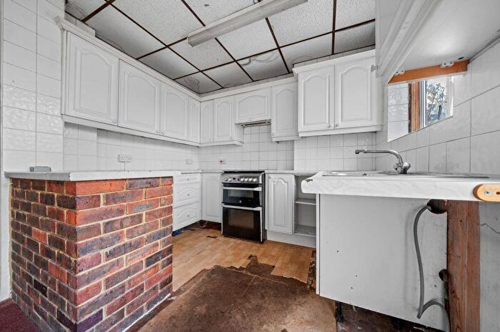 3 Bedroom Terraced House For Sale In Pembury Avenue, Worcester Park, KT4