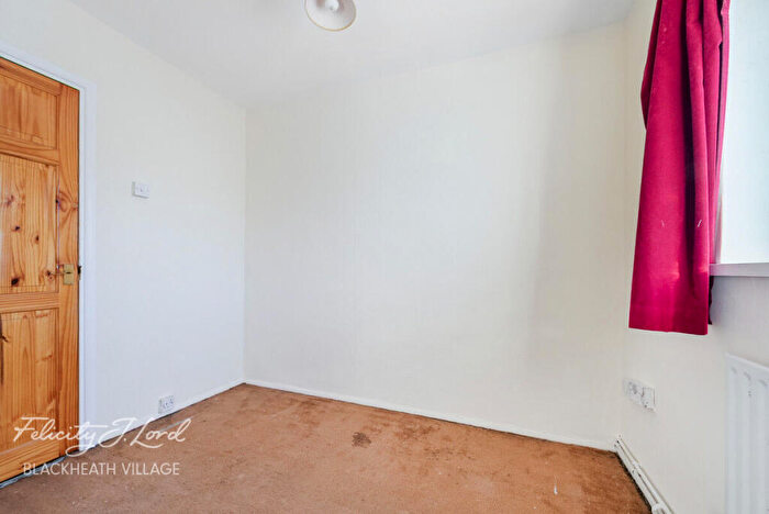 3 Bedroom Semi Detached House For Sale In Brook Lane, London, SE3