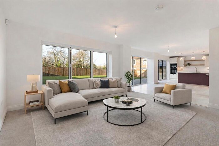 4 Bedroom Property For Sale In Barfield Gardens, Offham, West Malling, ME19