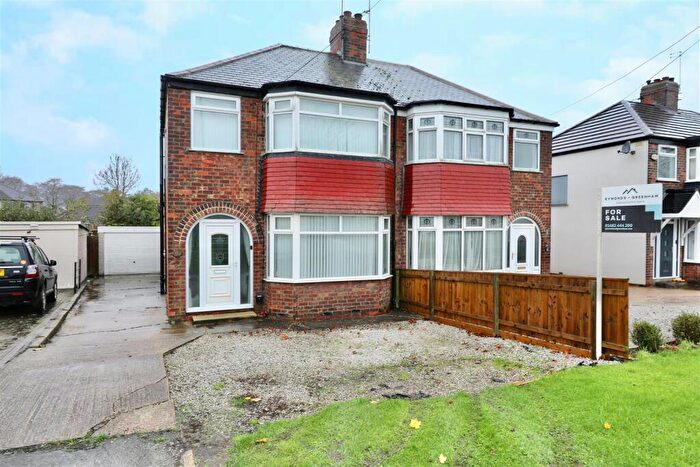 3 Bedroom Semi-Detached House For Sale In Cottingham Road, Hull, HU5