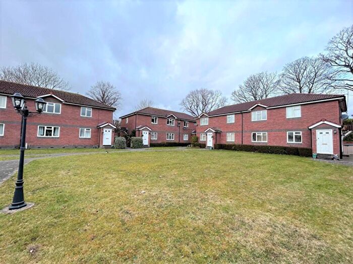 2 Bedroom Apartment To Rent In Westbourne Court, Penarth, CF64