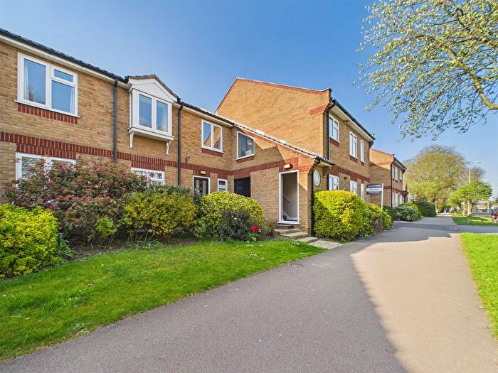 2 Bedroom Flat For Sale In Berkeley Court, Ryhall Road, Stamford, PE9
