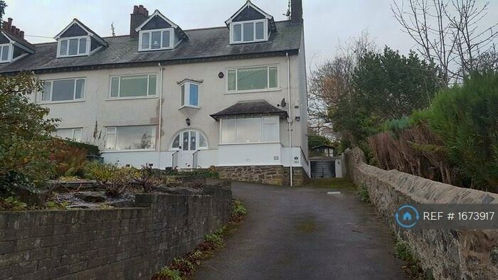 2 Bedroom Flat To Rent In Cadnant Park, Conwy, LL32