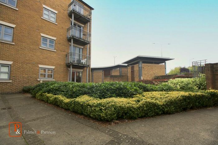 2 Bedroom Apartment To Rent In Sheepen Place, Colchester, Essex, CO3
