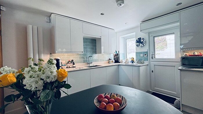3 Bedroom Terraced House For Sale In Peveril Point Road, Swanage, BH19 - Photo 9