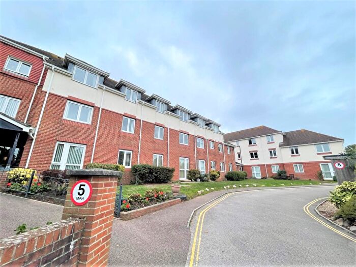 1 Bedroom Flat To Rent In Orcombe Court, Exmouth, EX8