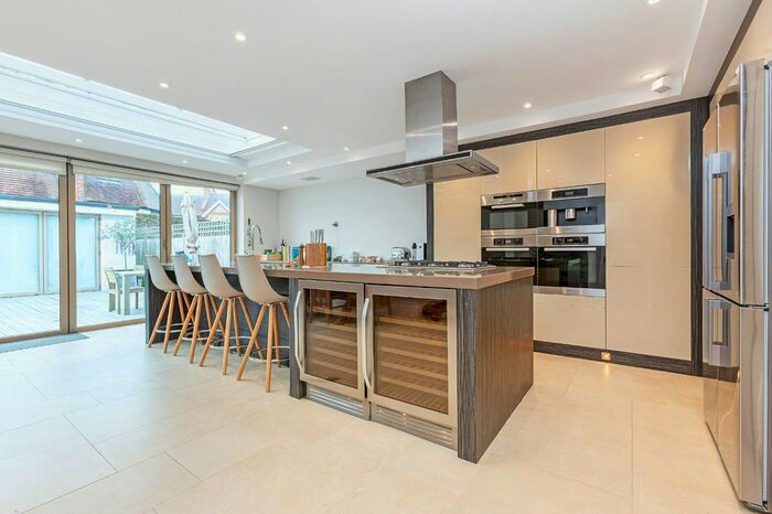 4 Bedroom Semi-Detached House To Rent In Wayside, London, SW14