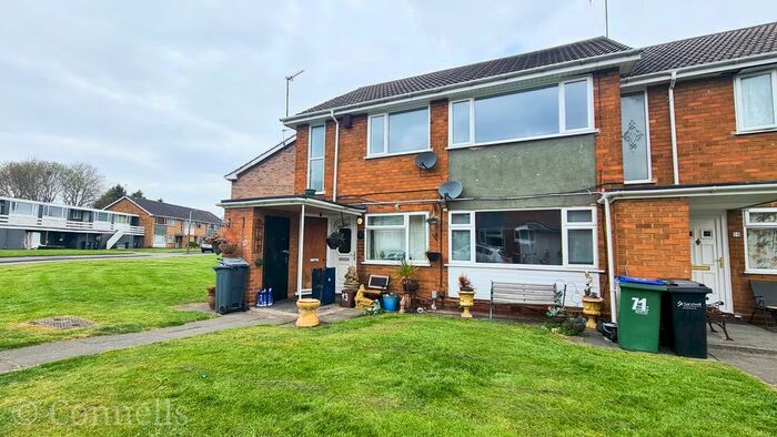 2 Bedroom Maisonette To Rent In Tudor Court, Tipton, DY4