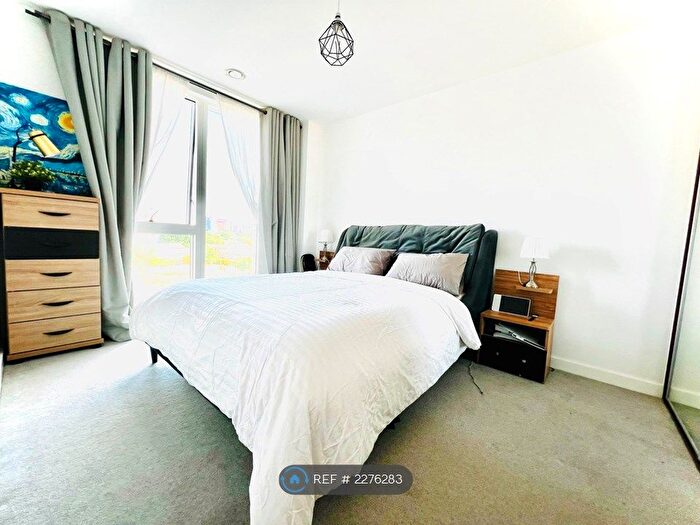 1 Bedroom Flat To Rent In Chorley Court, London, E14