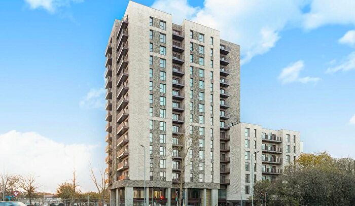 2 Bedroom Flat To Rent In Burnt Mill, Harlow, Essex, CM20