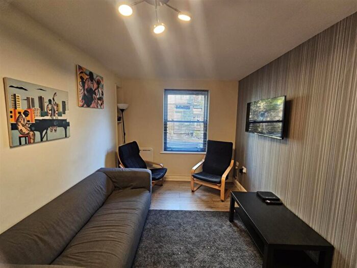 3 Bedroom Apartment To Rent In St Andrews Close, Canterbury, CT1