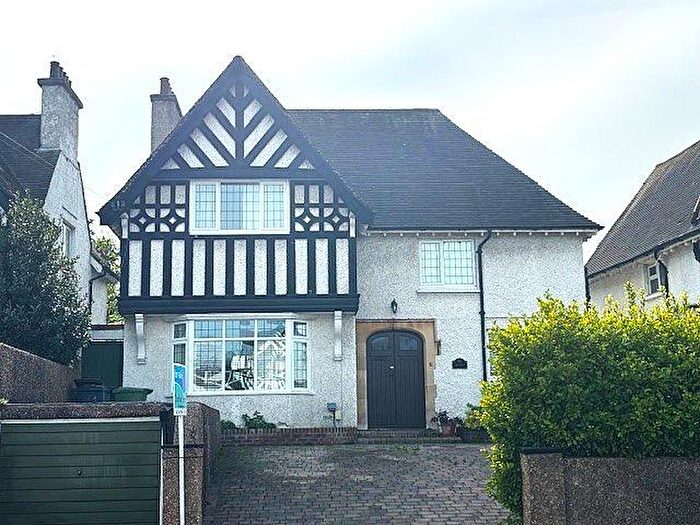 4 Bedroom Detached House For Sale In Kings Drive, Eastbourne, BN21