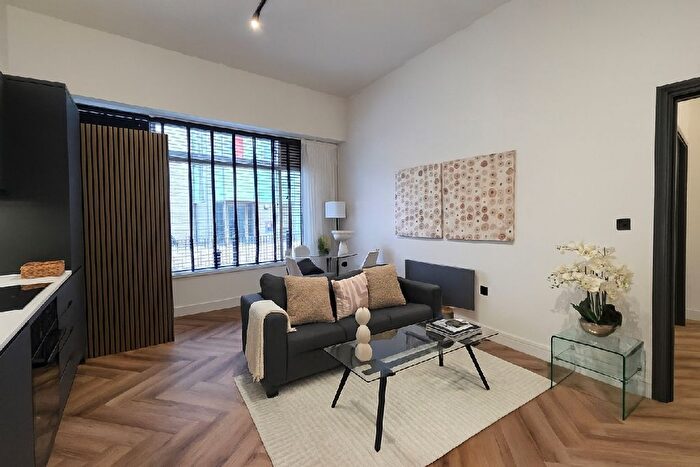 2 Bedroom Flat For Sale In Old Castle Street, London, E1