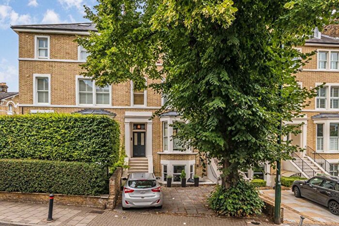 2 Bedroom Flat To Rent In Friars Stile Road, Richmond, TW10