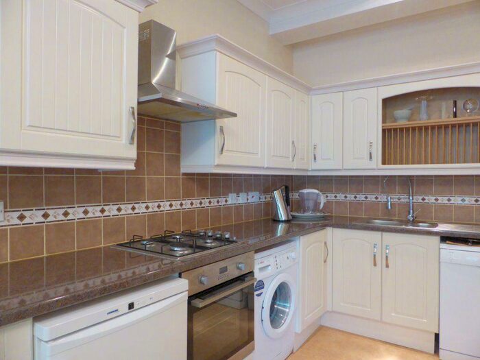 1 Bedroom Flat To Rent In Hanover Crescent -, P15