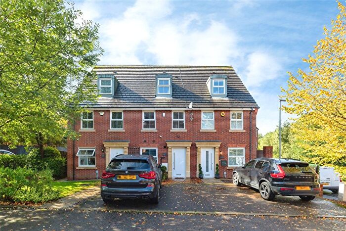 3 Bedroom Town House For Sale In Stonemere Drive, Radcliffe, Manchester, Greater Manchester, M26