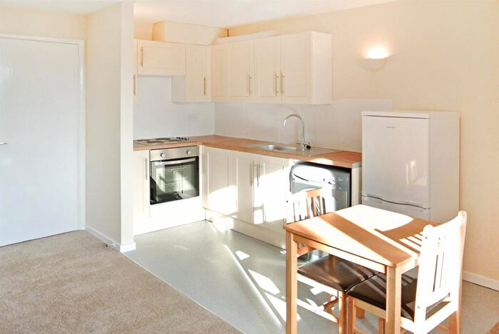 Flat To Rent In Station Road West, Canterbury, Kent, CT2
