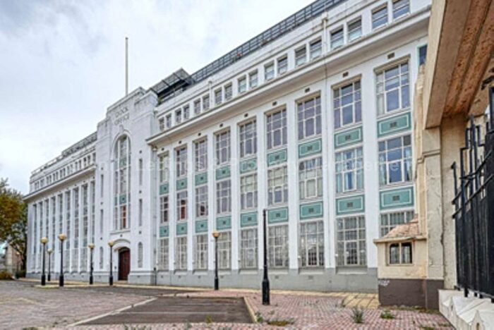 3 Bedroom Flat To Rent In The Dock Office, Furness Quay, Salford Quays, M50