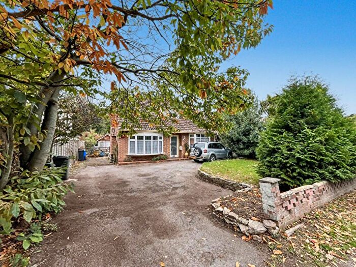 3 Bedroom Detached Bungalow For Sale In Hurn Road, Christchurch, BH23