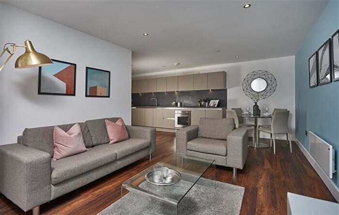 3 Bedroom Apartment To Rent In New Bridge Street Salford, M3