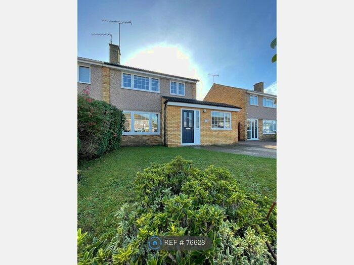 4 Bedroom Semi-Detached House To Rent In Nursery Road, Maidenhead, SL6