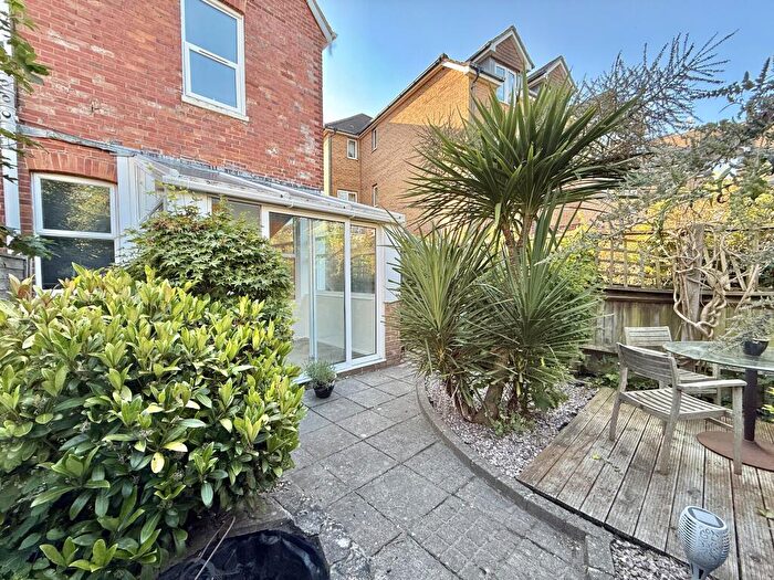 1 Bedroom Apartment For Sale In Sea Road, Boscombe, Bournemouth, BH5