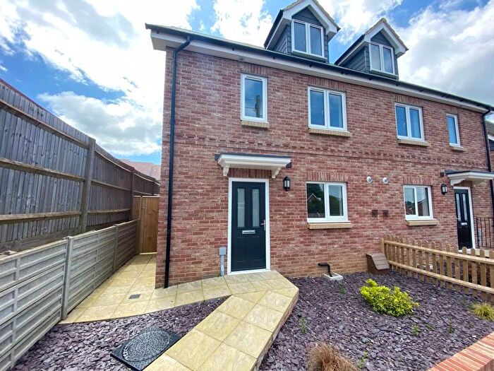 3 Bedroom Semi-Detached House To Rent In Kingston Farm Lane, East Cowes, PO32