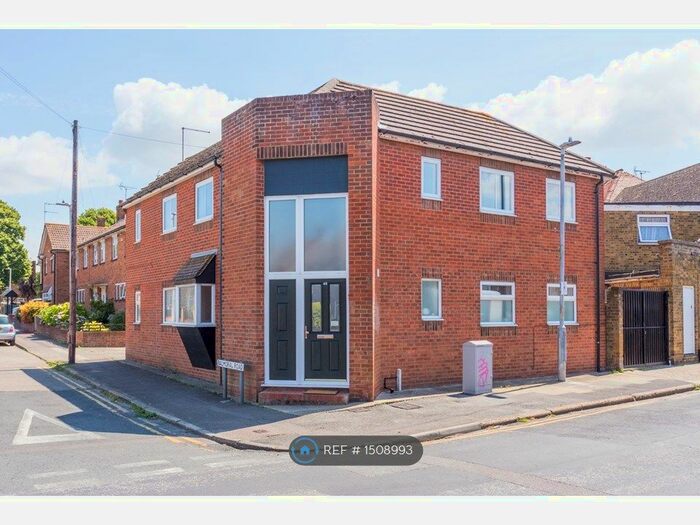 2 Bedroom Flat To Rent In Balmoral Court, Garlinge, Margate, CT9