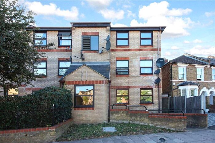 1 Bedroom Flat To Rent In Edmeston Close, Hackney, London, E9
