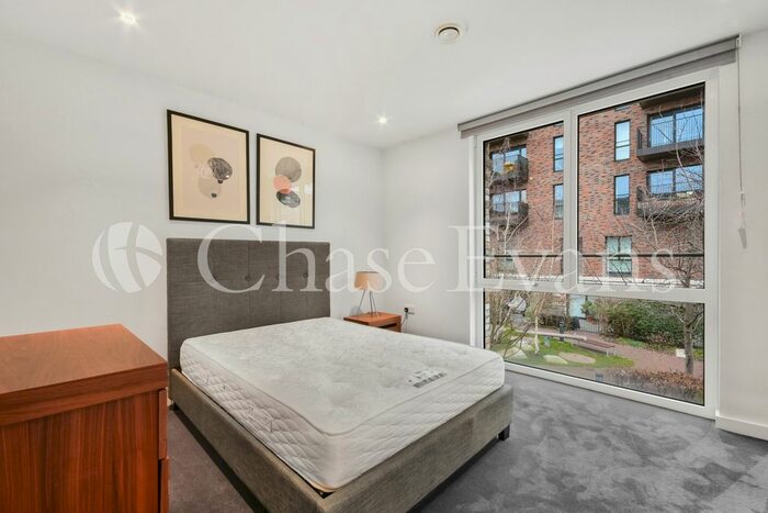 3 Bedroom Terraced House For Sale In Wansey Street, London, SE17