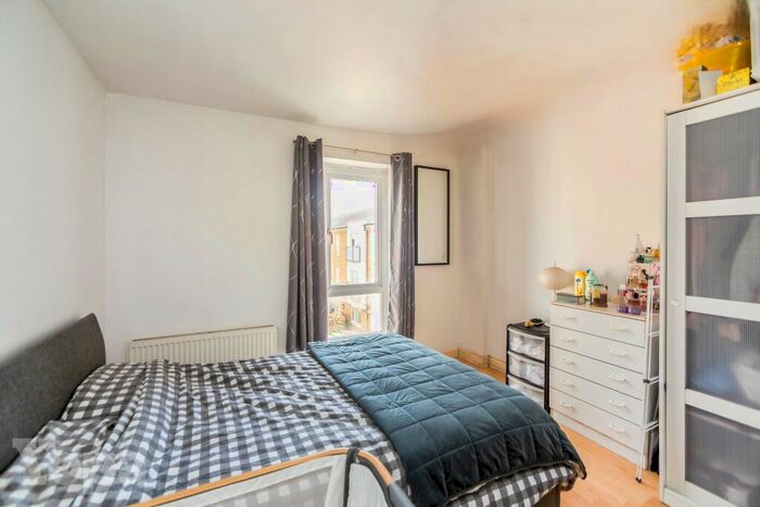 1 Bedroom Flat For Sale In High Street, Rochester, ME1