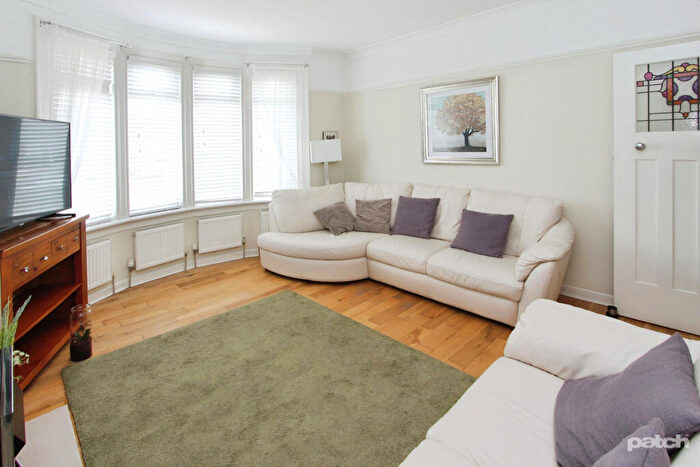 2 Bedroom Bungalow For Sale In Glasgow Road, Paisley, PA1