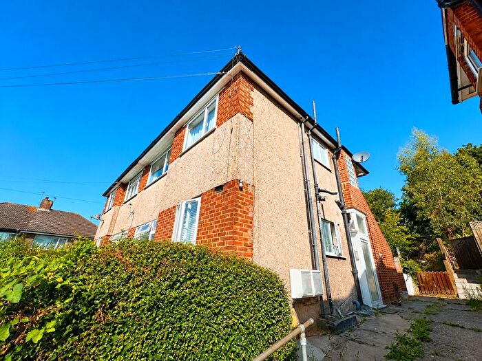 2 Bedroom Maisonette For Sale In Blythe Close, Catford, London, SE6