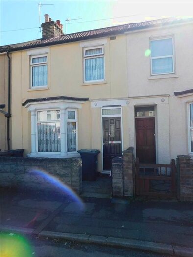 3 Bedroom Terraced House To Rent In Waterton Avenue, Gravesend, DA12