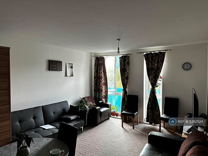 2 Bedroom Flat To Rent In Otto Road, Welwyn Garden City, AL7