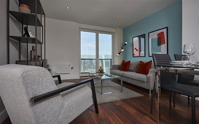 2 Bedroom Apartment To Rent In New Bridge Street Salford, M3