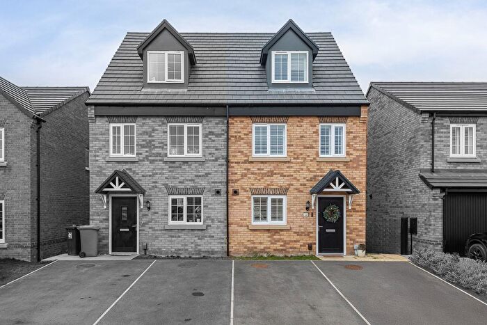 3 Bedroom Semi-Detached House For Sale In Strawberry Way, Mirfield, WF14