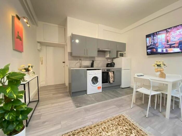 1 Bedroom Flat To Rent In Lydford Road, Willesden Green, London, NW2