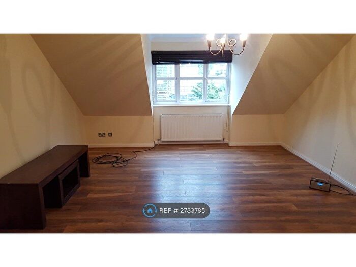 1 Bedroom Flat To Rent In Cricketers Close, London, N14