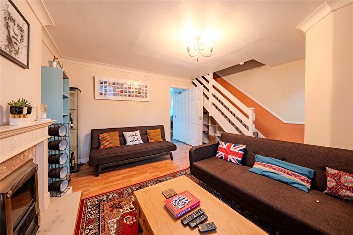 3 Bedroom Terraced House For Sale In Wharfedale Avenue, Leeds, LS7